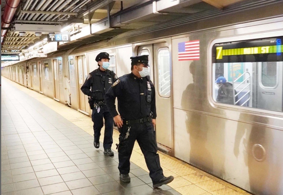 شرطة نيويورك - لن توقف جريمة مترو الأنفاق / 3 فبراير