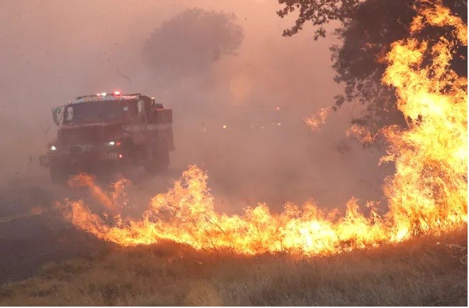 حريق غابات في ولاية كاليفورنيا نذير شؤم لعام 2021