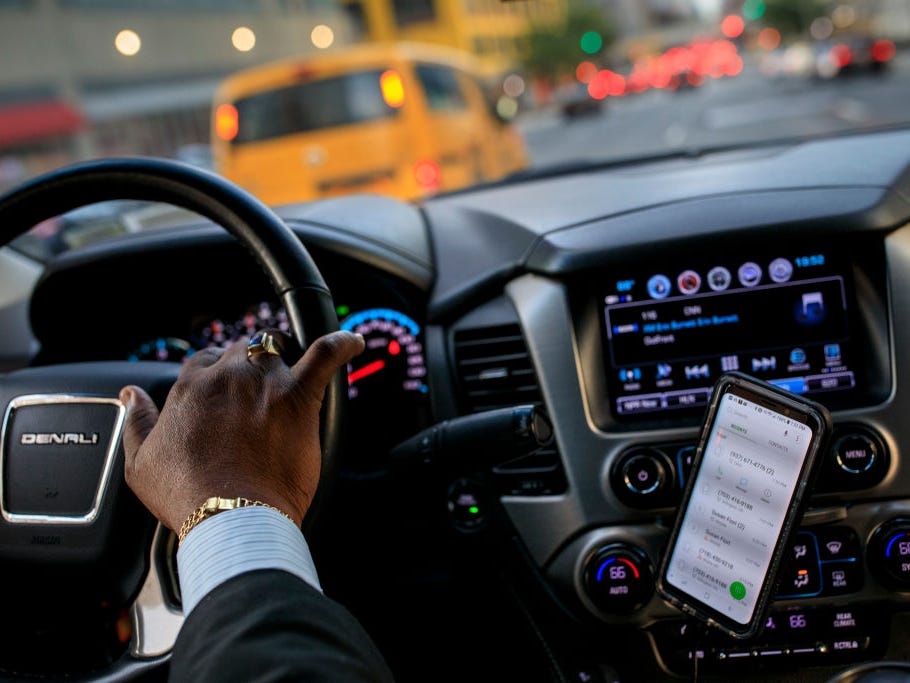 Uber يتعطل في أمريكا ويثير غضب السائقون