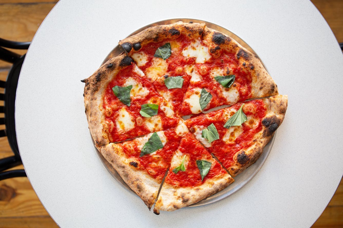 أفضل مطاعم البيتزا في نيويورك لعام 2022