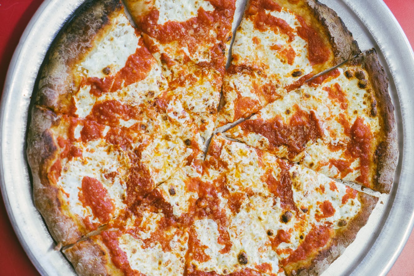 أفضل مطاعم البيتزا في نيويورك لعام 2022