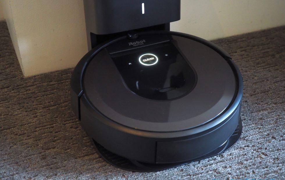 iRobot Roomba i7+ - Amazon Labour Day 2021