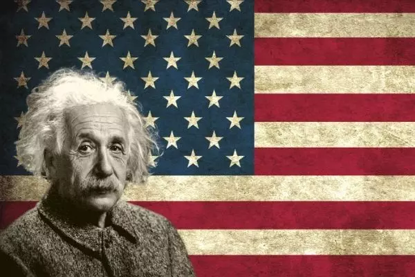 اينشتاين Albert Einstein