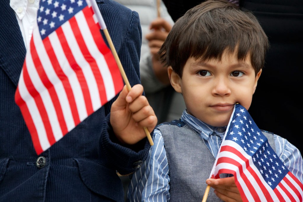 الهجرة إلى الولايات المتحدة - كيف يحصل أفراد عائلتك على الاقامة الدائمة