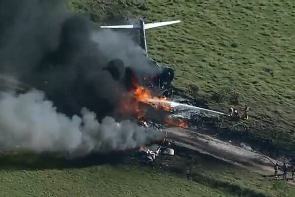 تحطم طائرة بالقرب من مطار هيوستن في تكساس ونجاة جميع الركاب