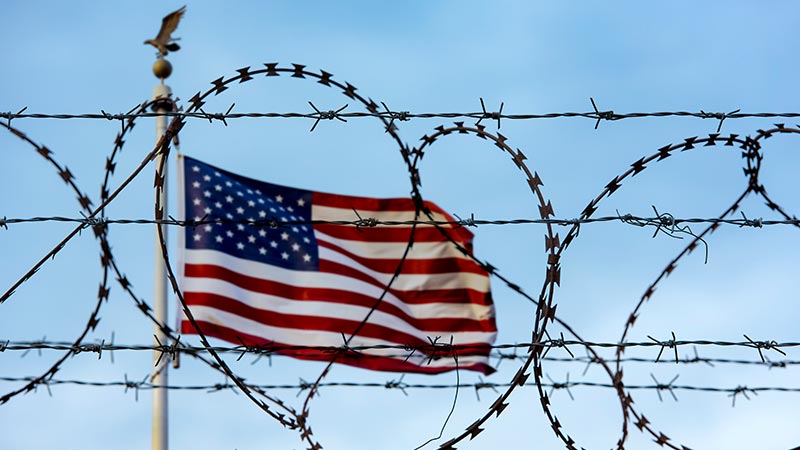 طلب اللجوء في الولايات المتحدة: 8 شروط رئيسية تعرّف عليها
