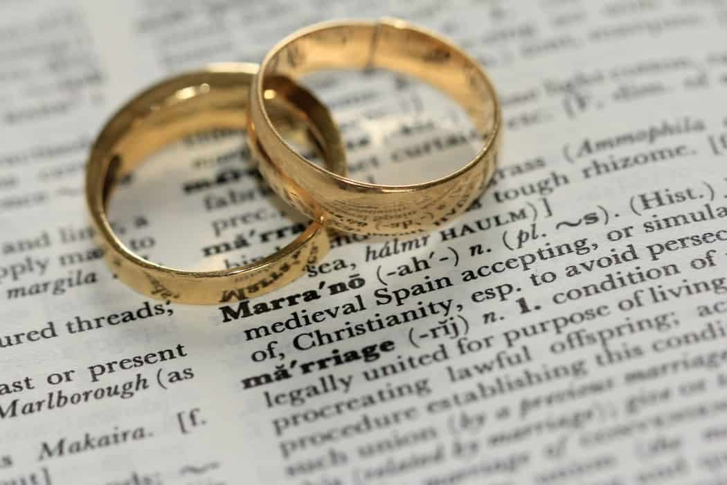 الزواج من امريكية - كيفية تحويل تأشيرة B-1 / B-2 إلى بطاقة الزواج الخضراء