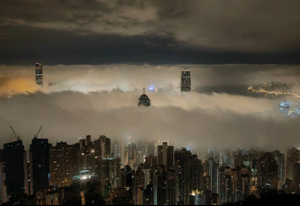 ٩ نصائح أساسية لالتقاط صور ليلية رائعة باستخدام الهاتف الذكي